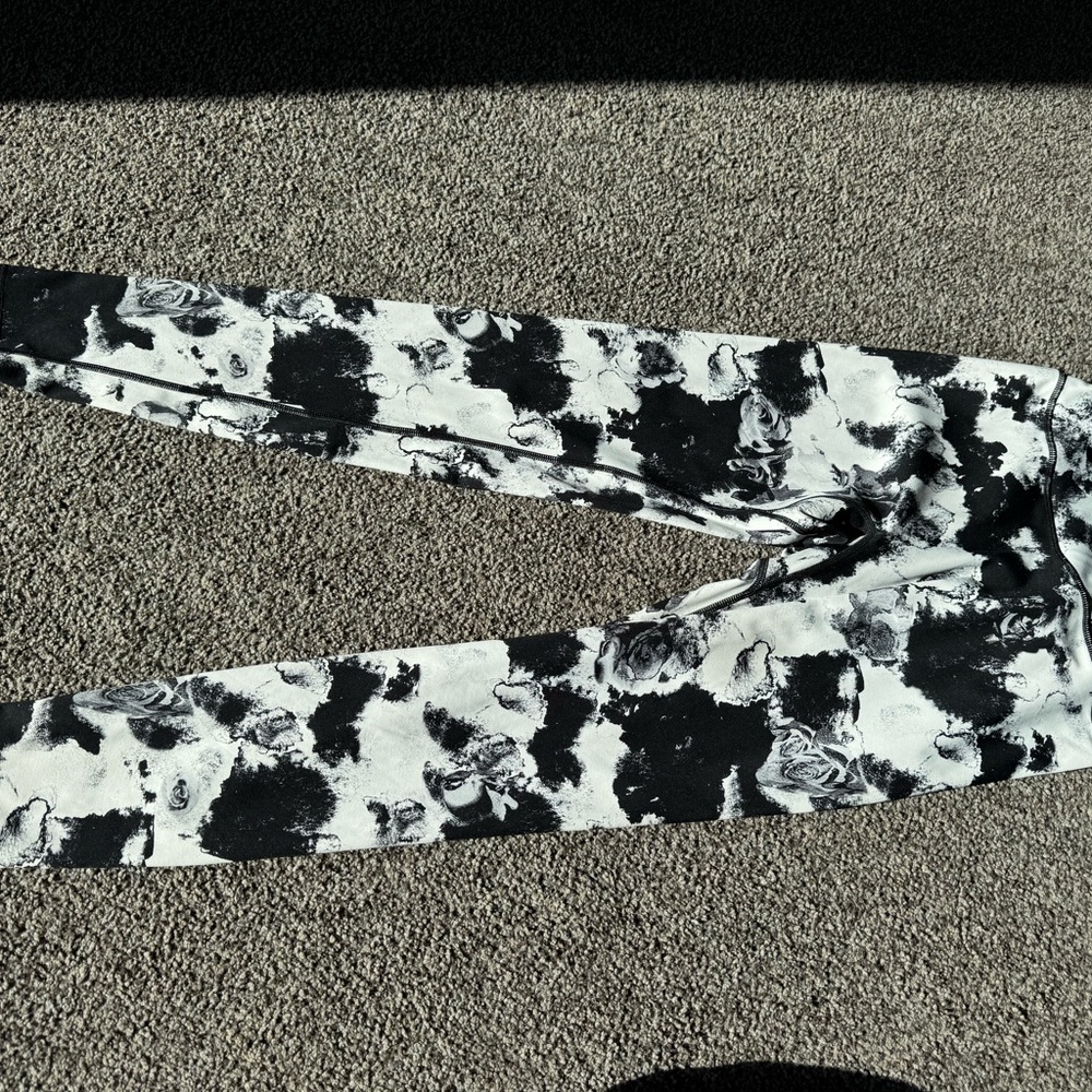 BuffBunny rose floral leggings